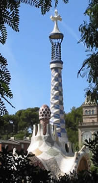 Pabellón en la entrada del Park Güell por Gaudí